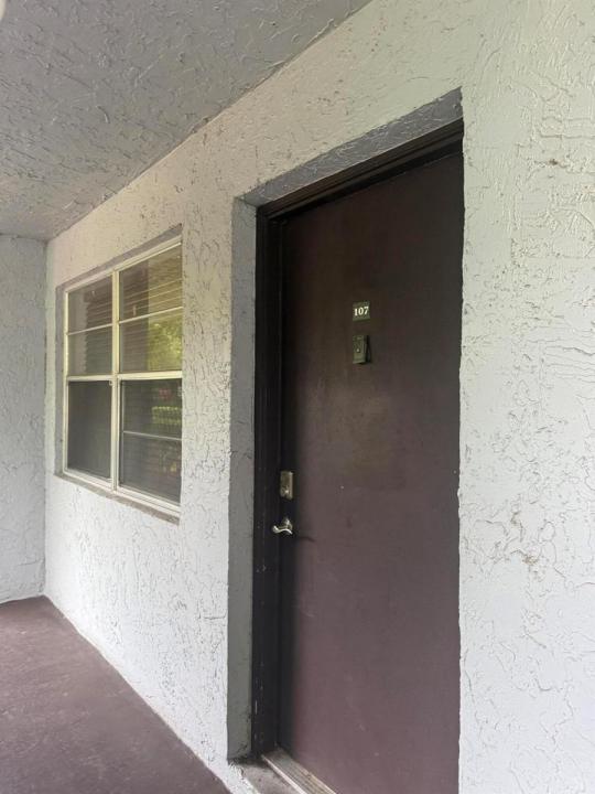 8450 LAGOS DE CAMPO Boulevard 107, Tamarac, Floride 33321, États-Unis