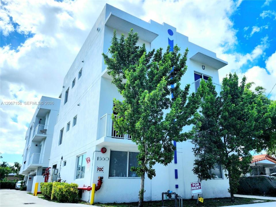 1860 NW 24th Ave 302, Miami, Florida 33125, Stati Uniti