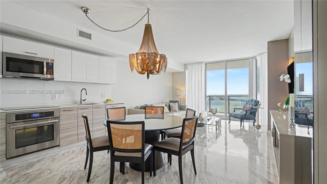 1300 Brickell Bay Dr 3102, Miami, Floride 33131, États-Unis
