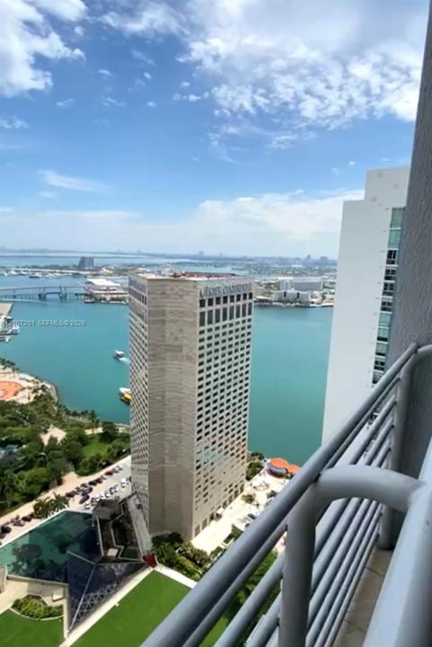 325 S Biscayne Blvd 4214, Miami, Florida 33131, USA