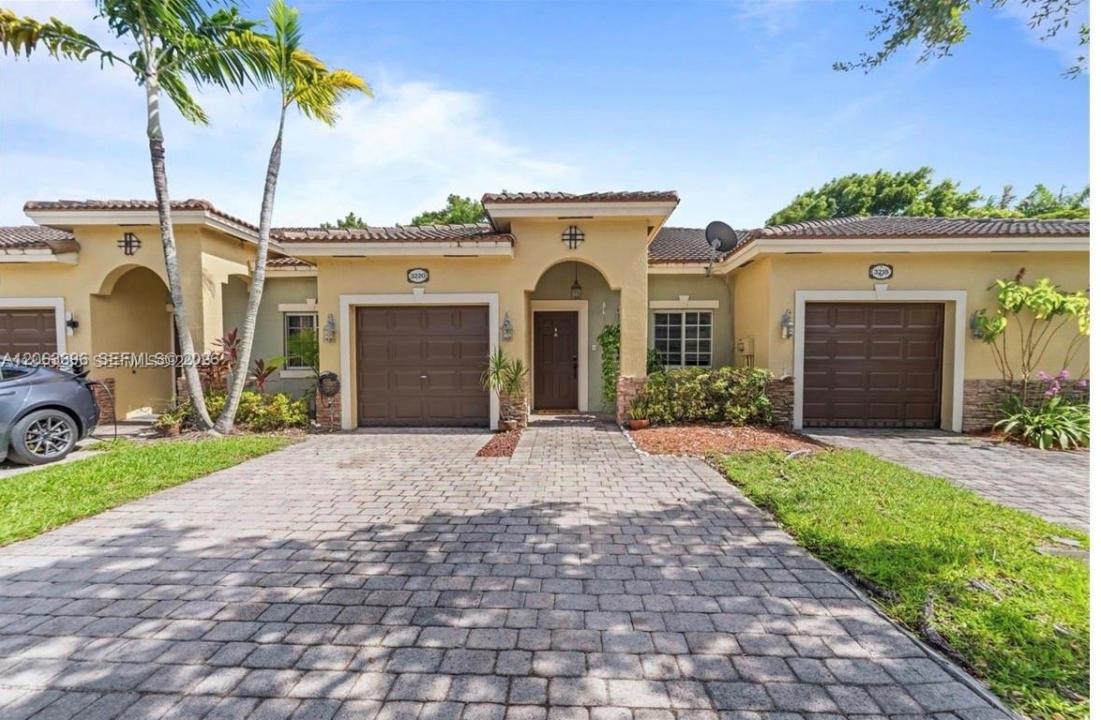 3220 NE 11th Dr, Homestead, Florida 33033, USA