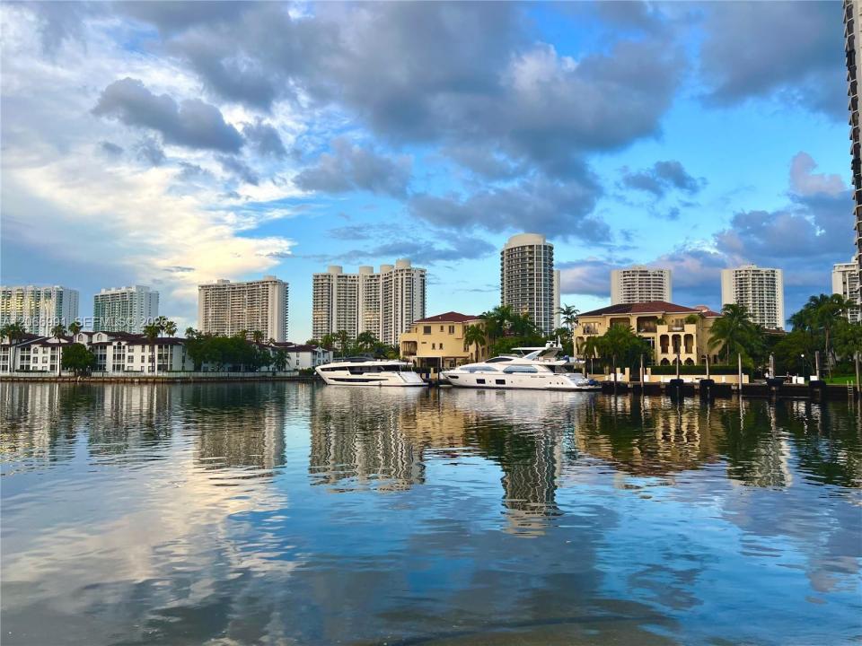 3030 Marcos Dr T104, Aventura, Floride 33160, États-Unis