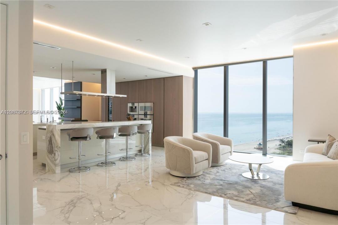18501 Collins Ave 1104, Sunny Isles Beach, Floryda 33160, USA