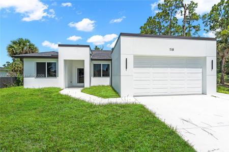 718 718 Robert AVE, Lehigh Acres, Florida 33936, USA