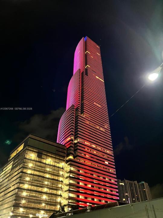 151 SE 1st St 1206, Miami, Florida 33131, USA