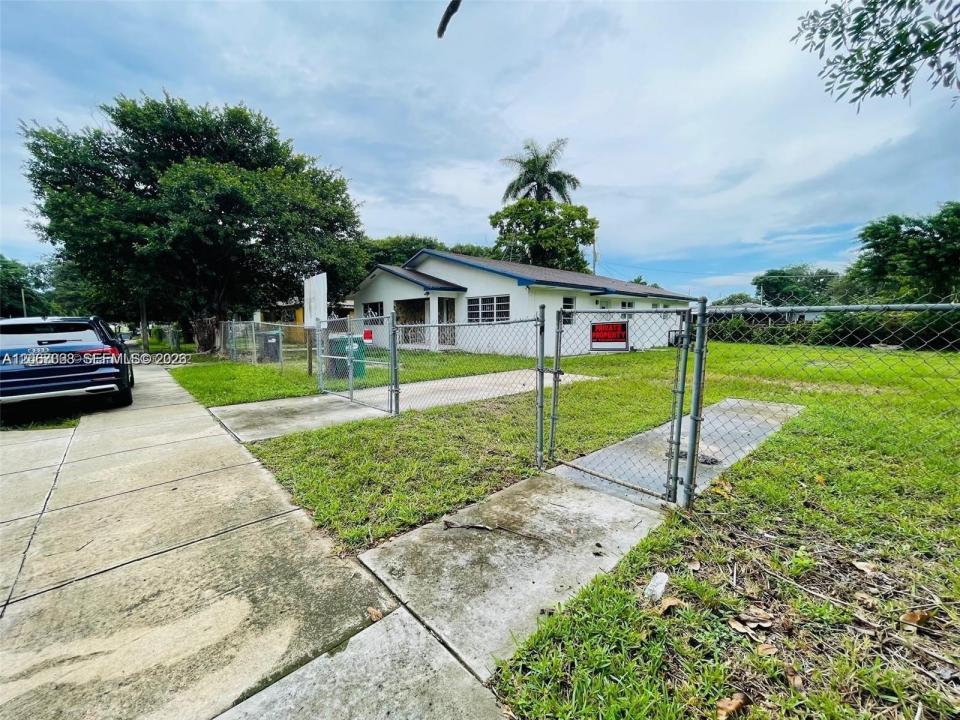 1388 NW 101 St 1388, Miami, Florida 33147, Stati Uniti