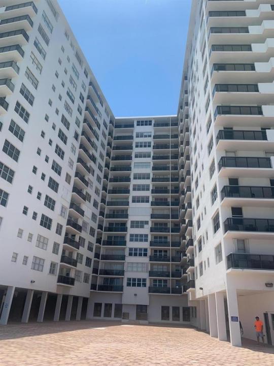 6039 COLLINS Avenue 1722, Miami Beach, Floride 33140, États-Unis