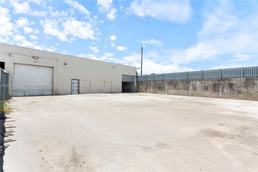 2341 Ali Baba Ave, Opa-Locka, Florida 33054, Stati Uniti