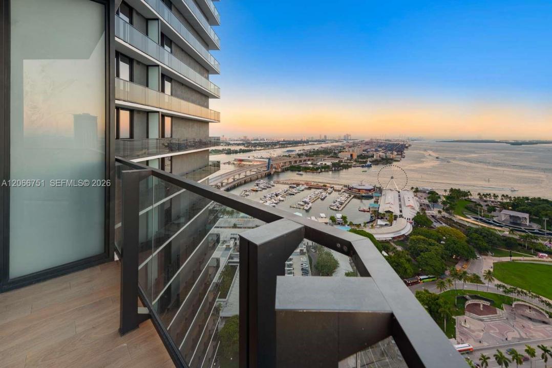 398 NE 5th St 4114, Miami, Florida 33132, Stati Uniti