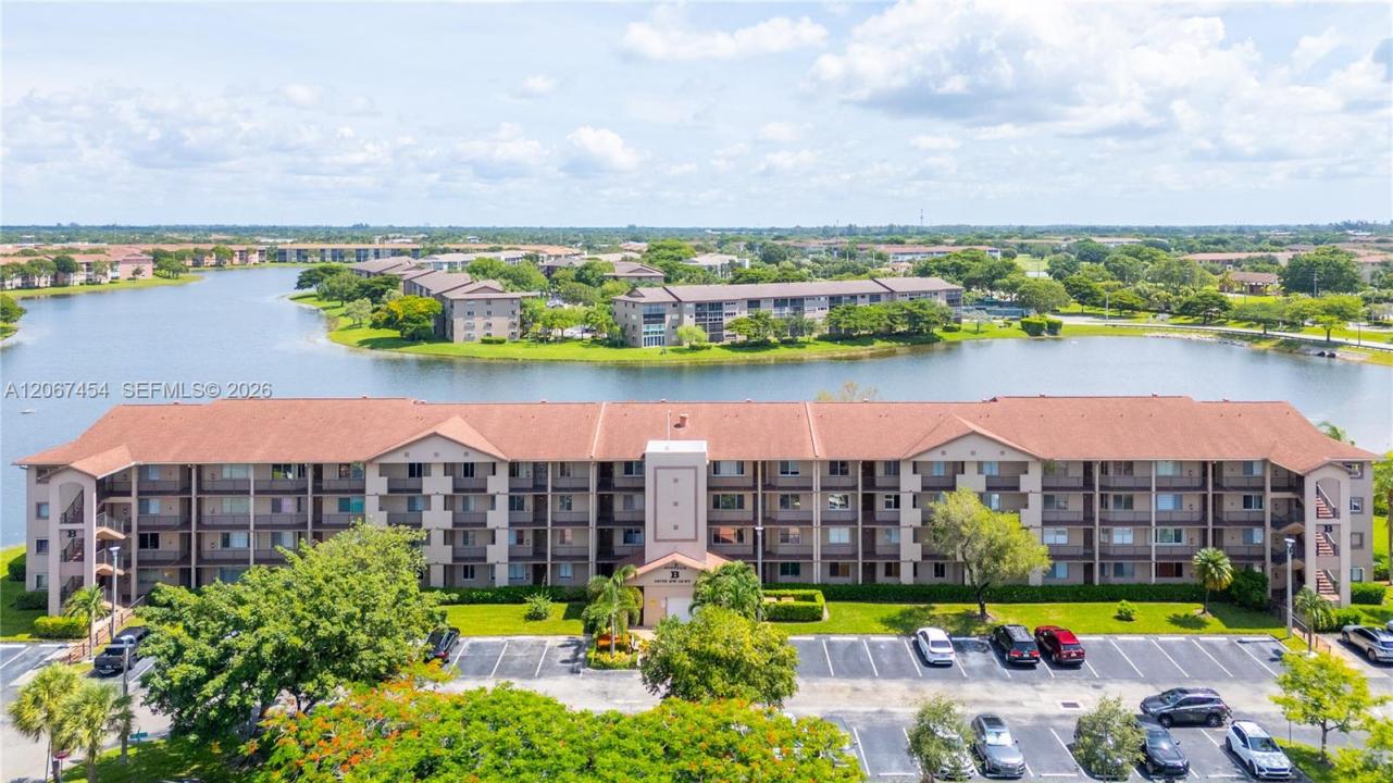 13705 SW 12th St 208B, Pembroke Pines, Flórida 33027, Estados Unidos