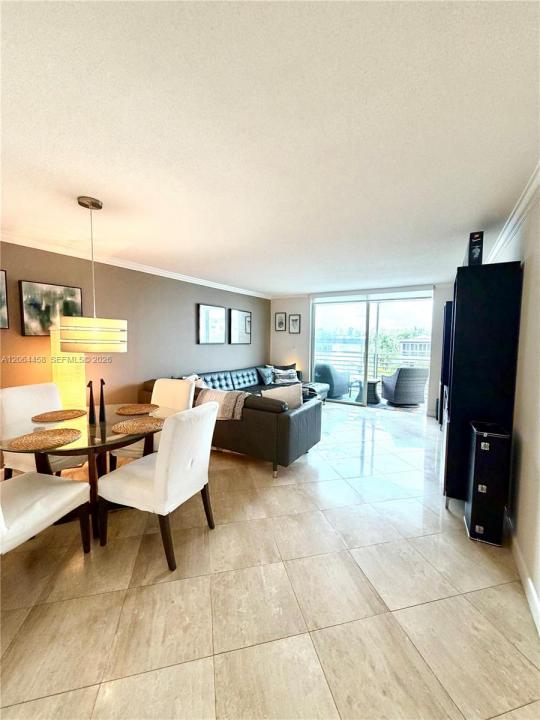 3750 NE 169th St 311, North Miami Beach, Florida 33160, USA