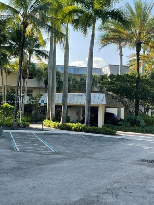 8950 SW 69th Ct 216, Pinecrest, Florida 33156, Stati Uniti
