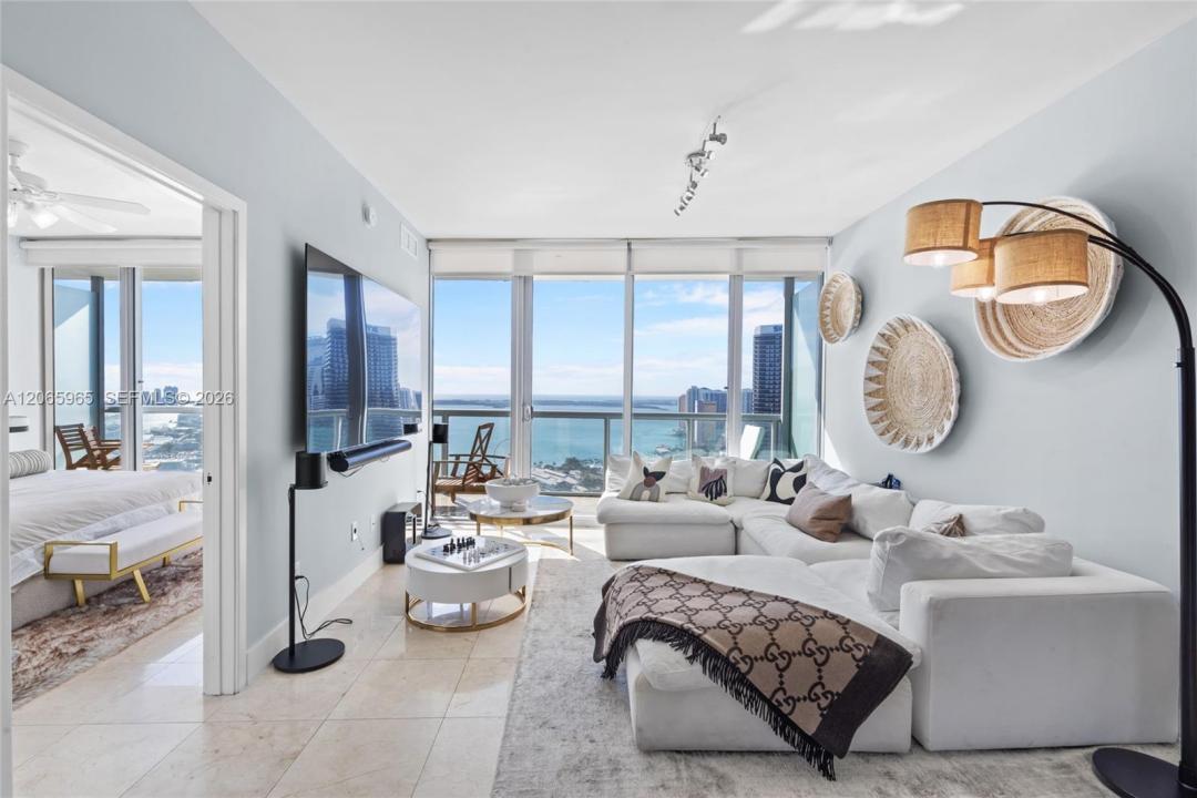 888 Biscayne Blvd 4203, Miami, Flórida 33132, Estados Unidos