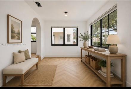 220 SW 32nd Ave FRONT, Miami, Florida 33135, USA