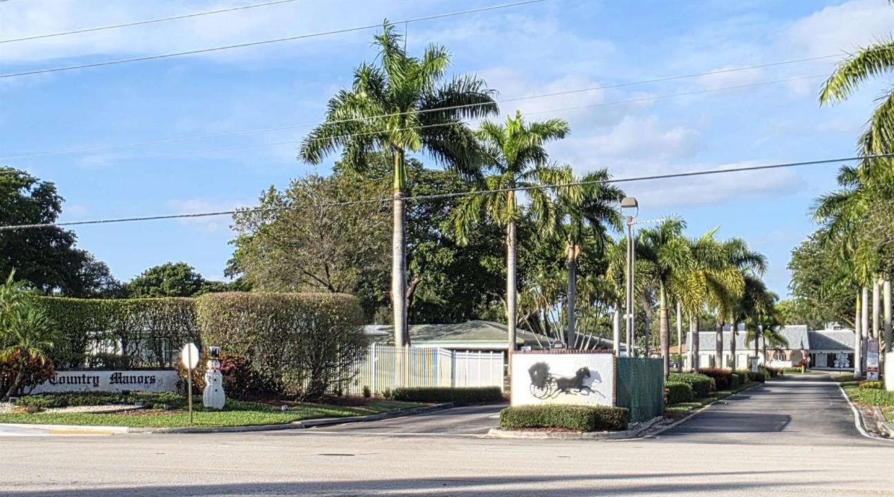 718 Whippoorwill Lane, Delray Beach, Florida 33445, USA
