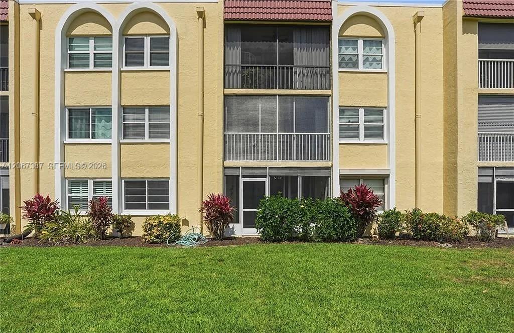 1085 Forest Lakes Dr 8102, Naples, Florida 34105, Stati Uniti