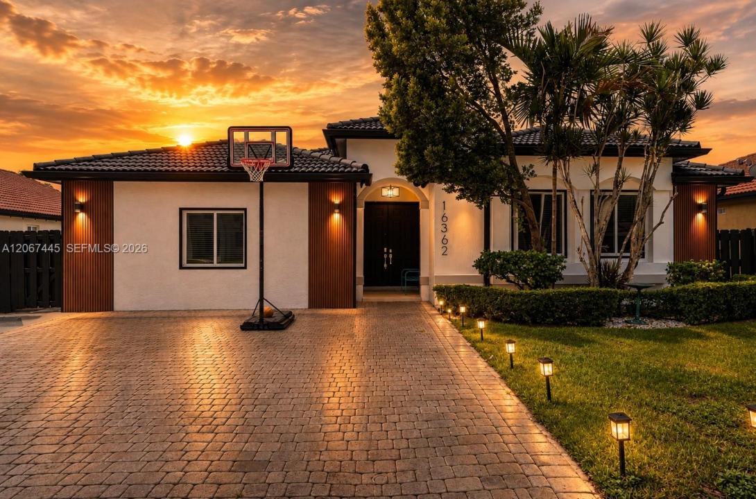 16362 SW 53rd Ter, Miami, Florida 33185, USA