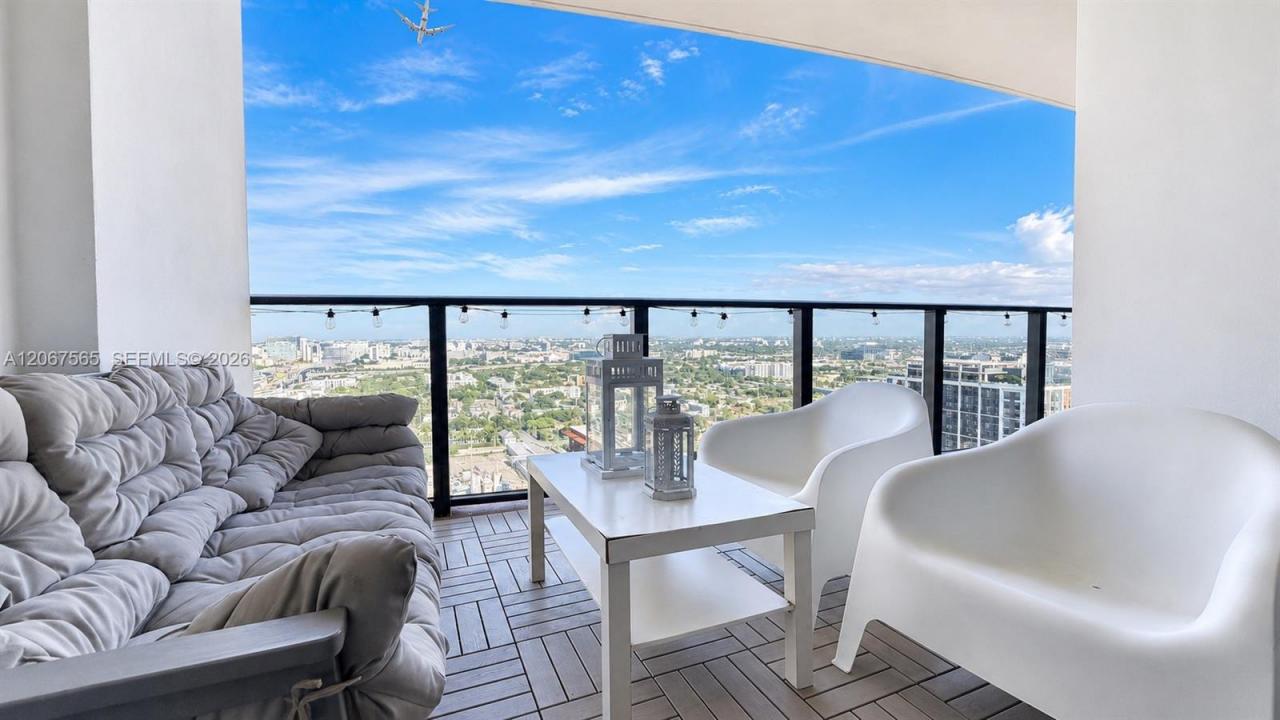 1600 NE 1st Ave 2512, Miami, Flórida 33132, Estados Unidos