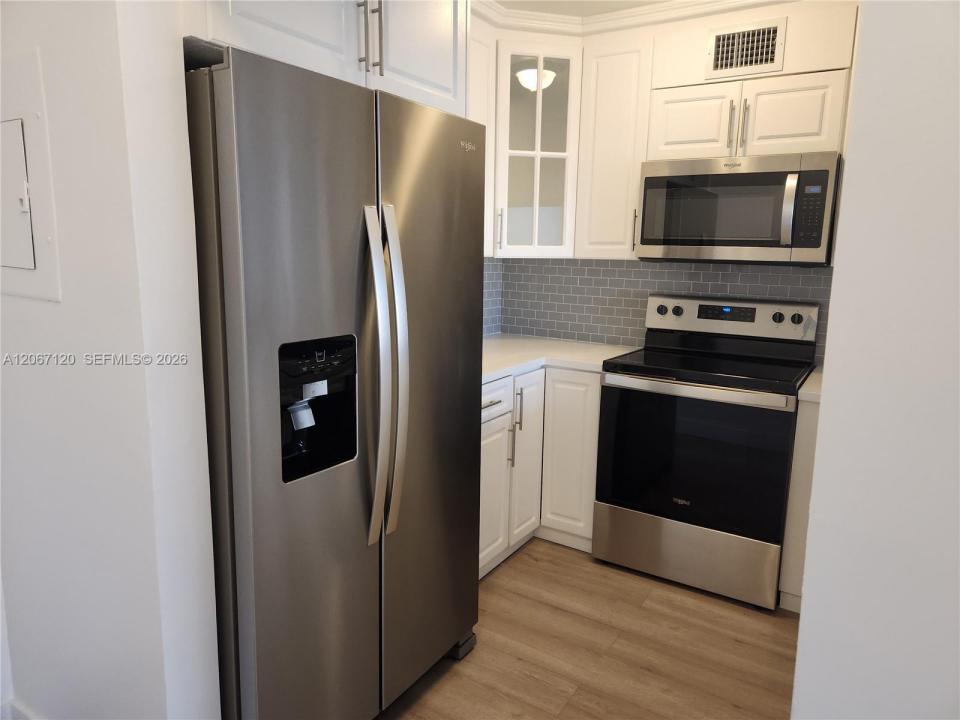 8075 NW 7th St 420, Miami, Floride 33126, États-Unis