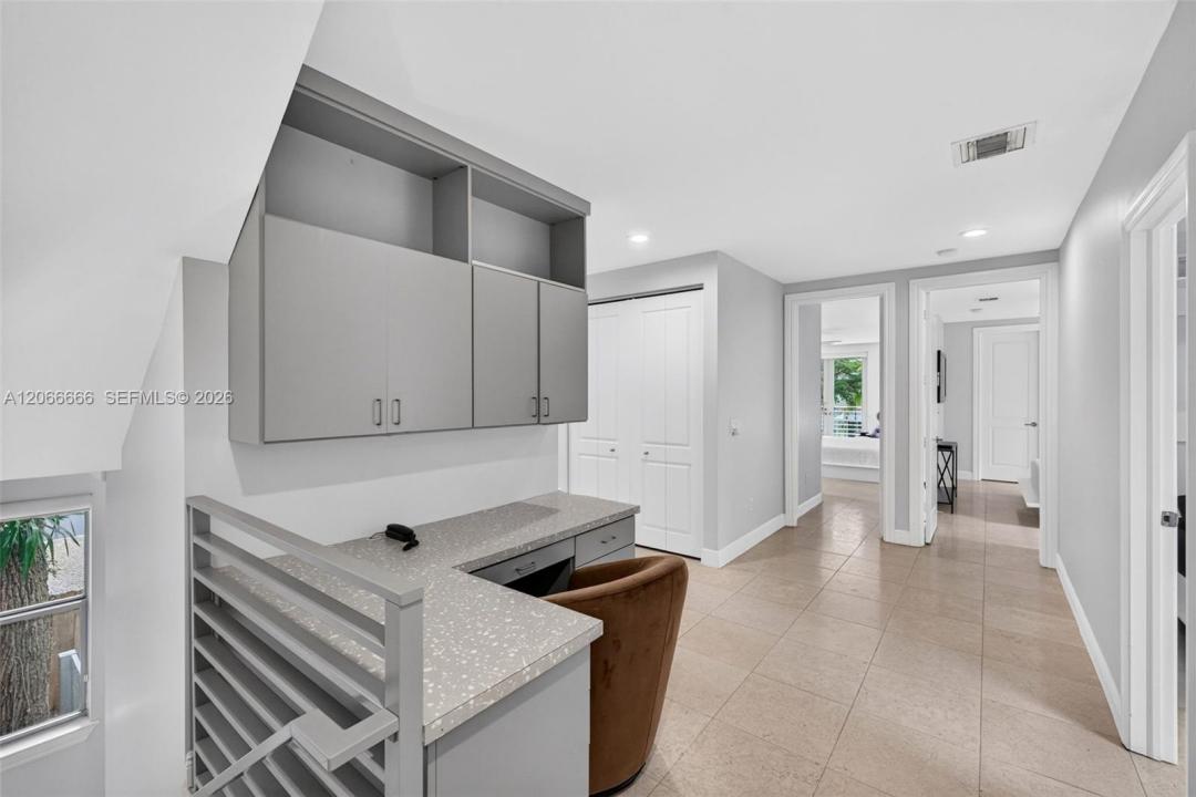 125 NE 16th Ter, Fort Lauderdale, Florida 33301, USA