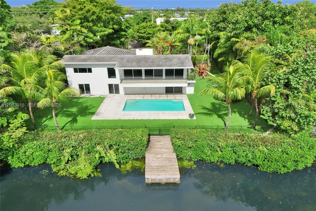 19231 NE 22nd Ave, Miami, Florida 33180, USA