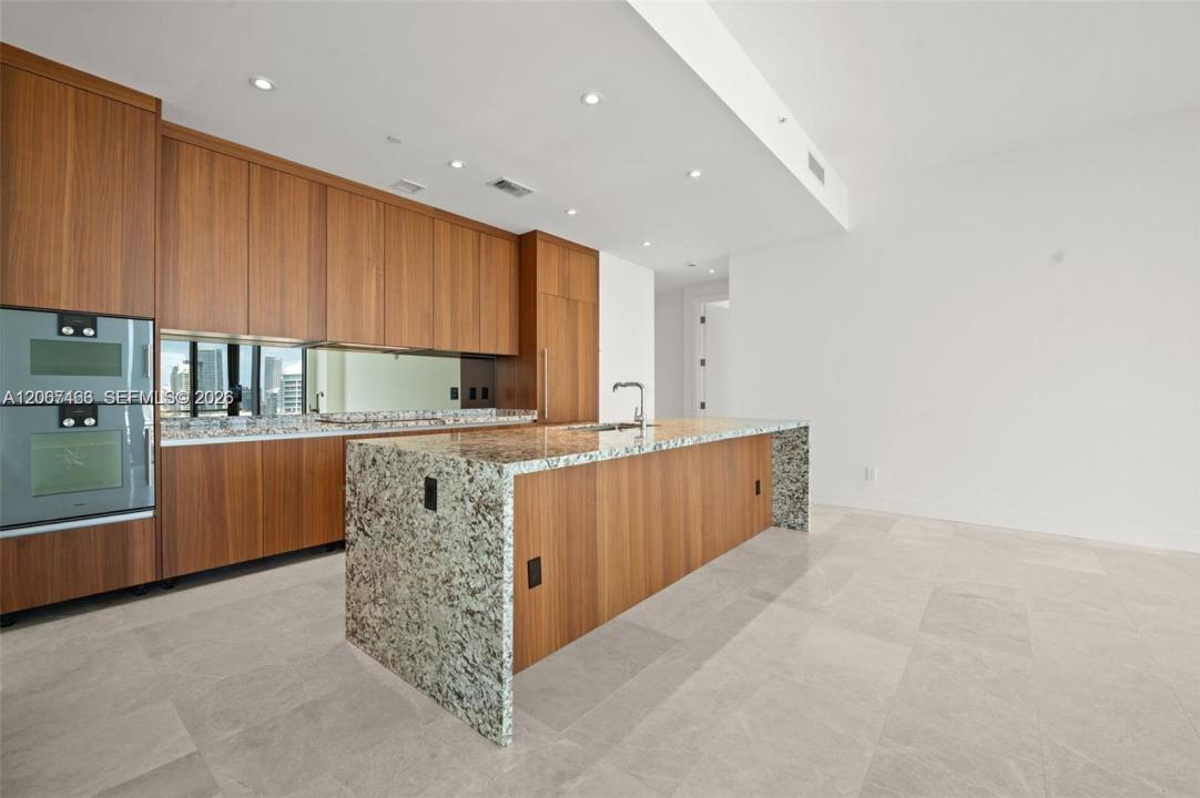 175 SE 25 RD 2604, Miami, Floride 33129, États-Unis