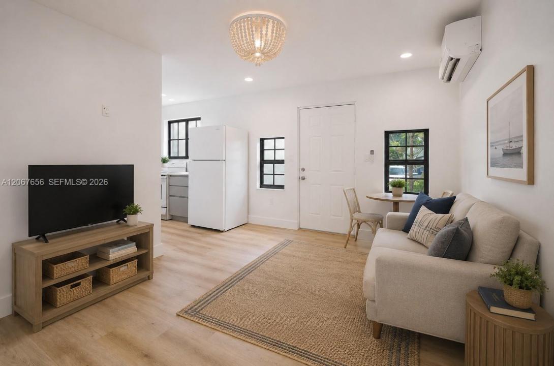 220 SW 32nd Ave REAR, Miami, フロリダ 33135, アメリカ合衆国