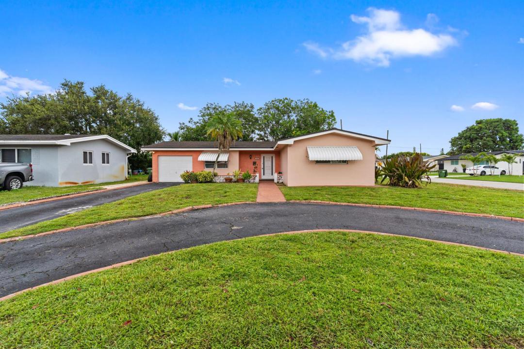 1111 NW 85TH Way, Pembroke Pines, Florida 33024, Stati Uniti