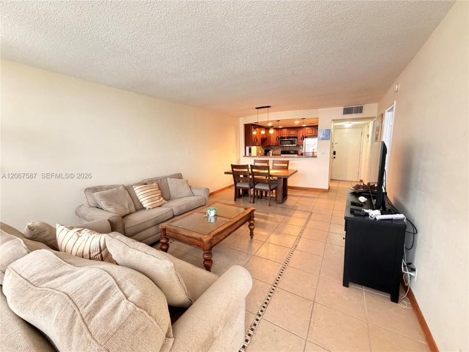 1825 S Ocean Dr 607, Hallandale Beach, Floride 33009, États-Unis