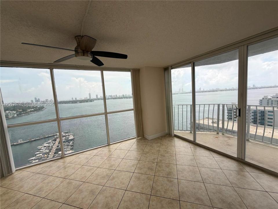 7601 E Treasure Dr 2007, North Bay Village, Florida 33141, Stati Uniti