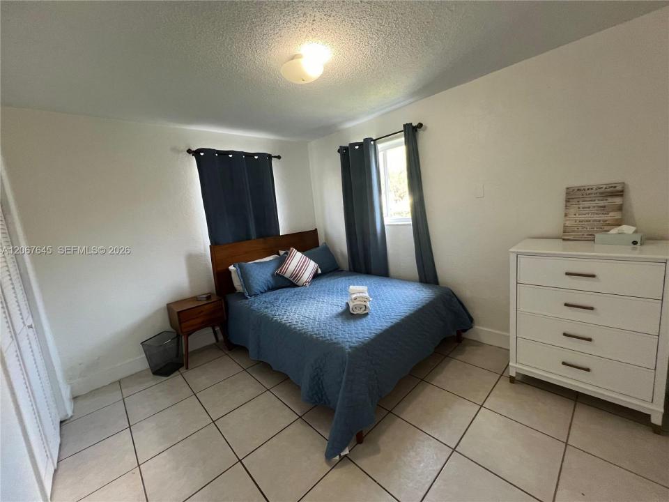 458 SW 10th St 4, Miami, Florida 33130, USA