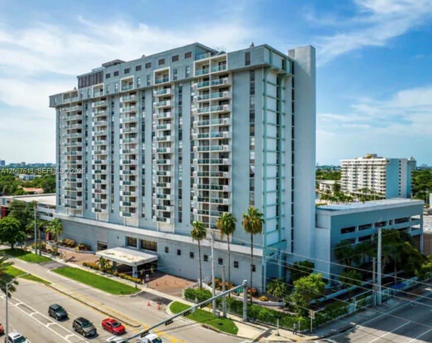 13499 Biscayne Blvd PH1712, North Miami, Floride 33181, États-Unis