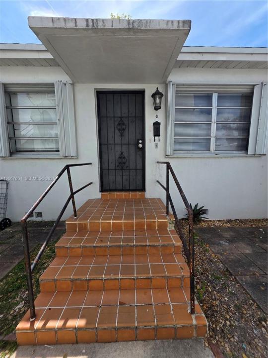85 Esplanade Dr C, Miami Springs, Florida 33166, USA