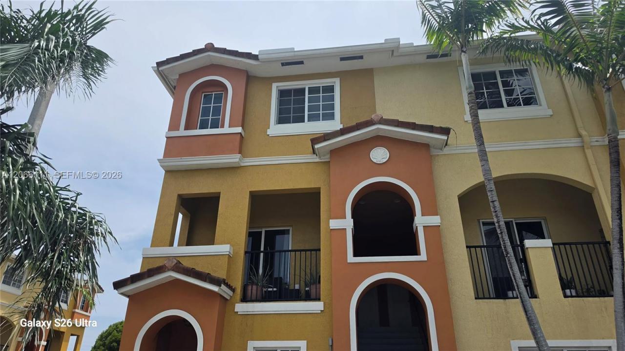 141 NW 2nd Ave 2, Hallandale Beach, Florida 33009, Stati Uniti