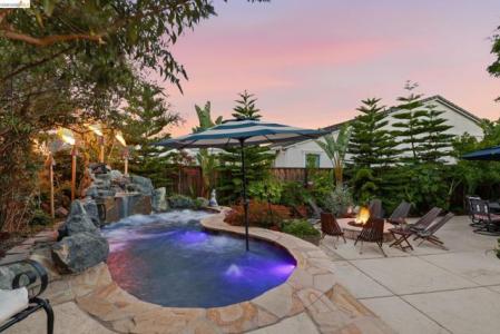 Mountain Ridge Way, Antioch, Californie 94531-8697, États-Unis