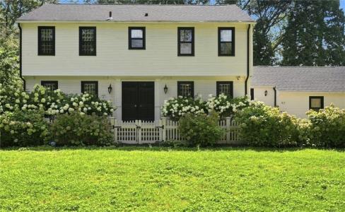 67 Love Lane, Warwick, Rhode Island 02886, USA