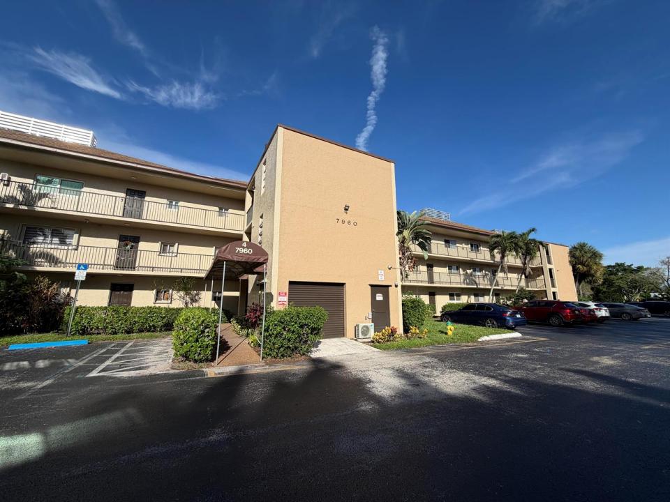 7960 NW 50th Street 202, Lauderhill, Floride 33351, États-Unis