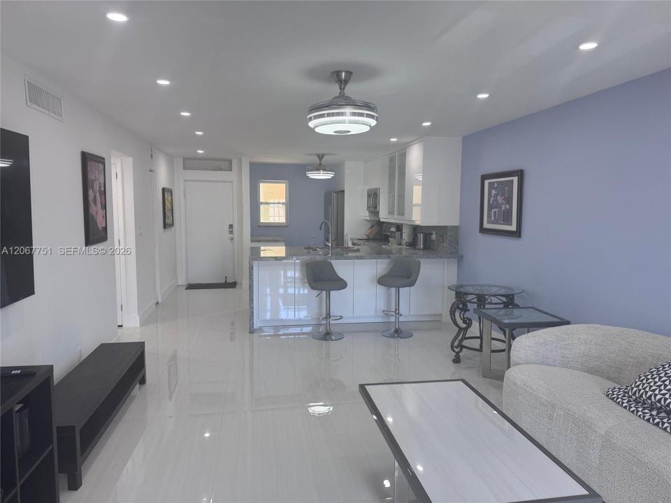 410 SE 2nd St 223, Hallandale Beach, Floride 33009, États-Unis