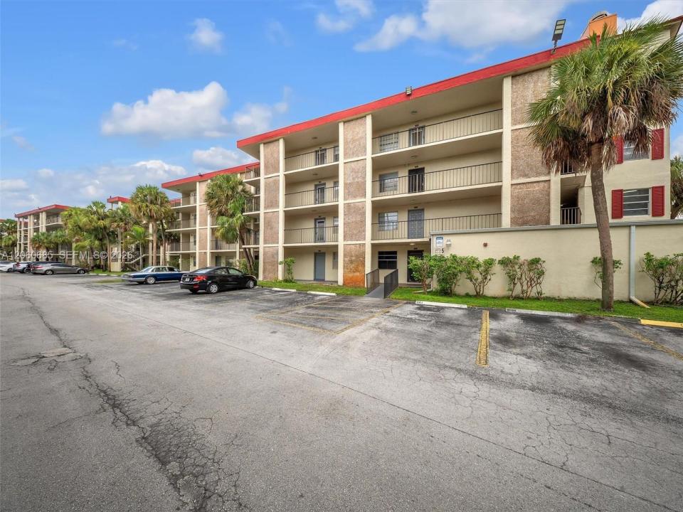 3070 NW 48th Ter 111, Lauderdale Lakes, Floride 33313, États-Unis