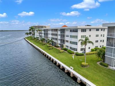28 Yacht Club Dr 202, North Palm Beach, Florida 33408, USA