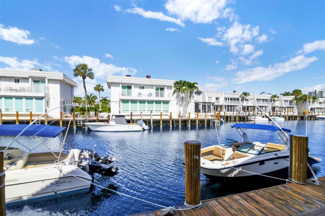 1035 Boca Cove Lane, Highland Beach, Florida 33487, USA