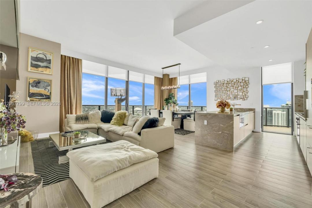 1300 S Miami Ave PH5110, Miami, Florida 33130, USA