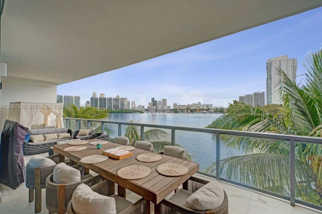 3300 NE 188th St 210, Aventura, Floride 33180, États-Unis