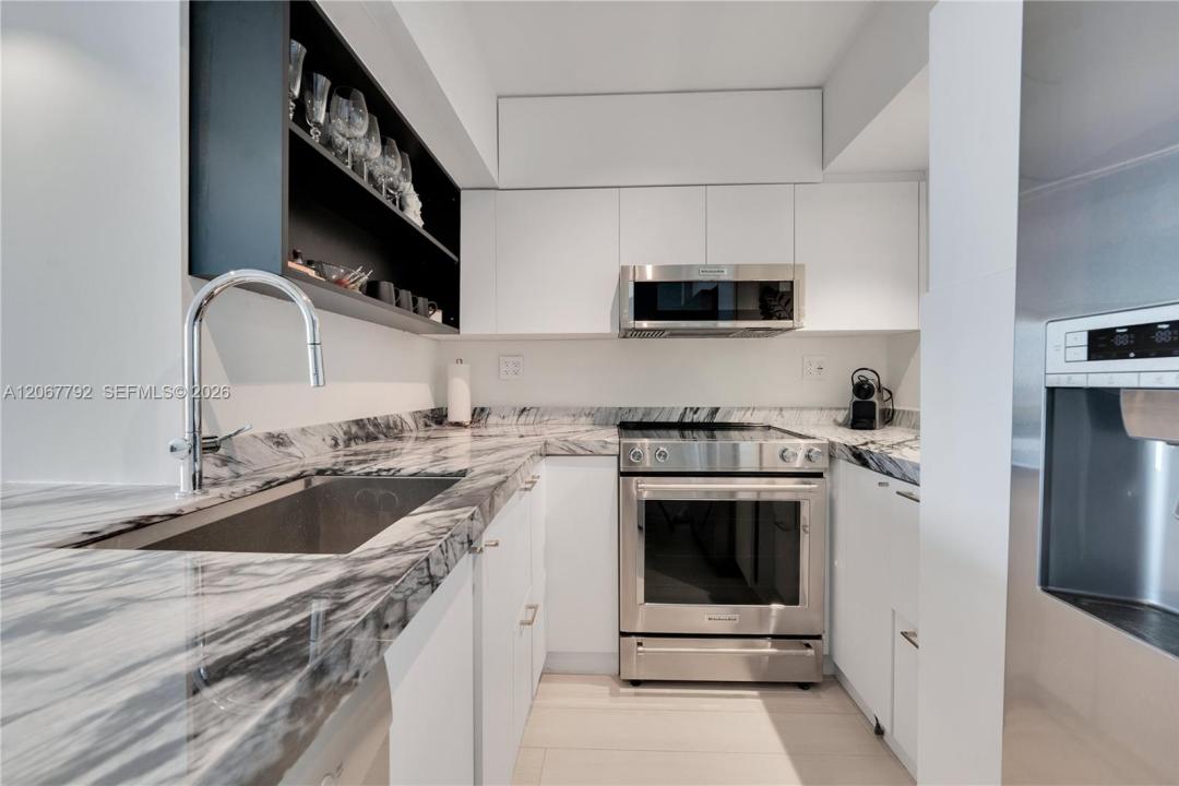 1000 West Ave 1417, Miami Beach, Florida 33139, USA
