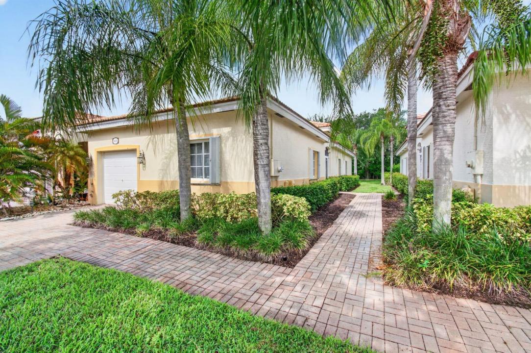 2323 WINDJAMMER Way, West Palm Beach, Floride 33411, États-Unis