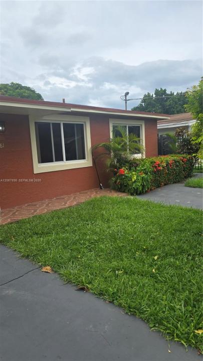 1163 NE 111th St 2, Miami, Florida 33161, USA
