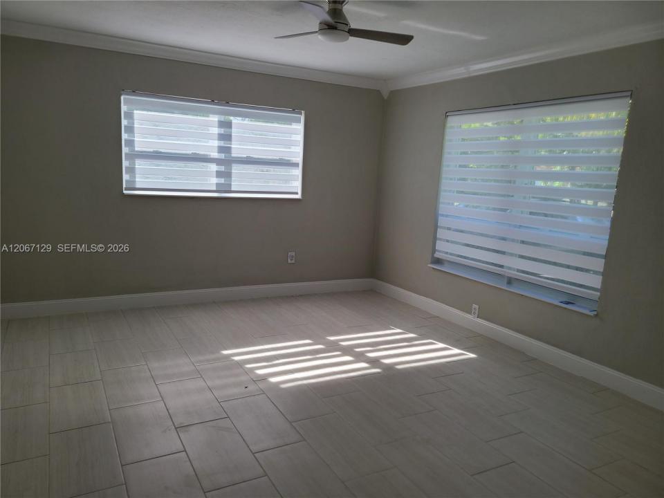 1240 NE 207th Ter, Miami, Florida 33179, Stati Uniti