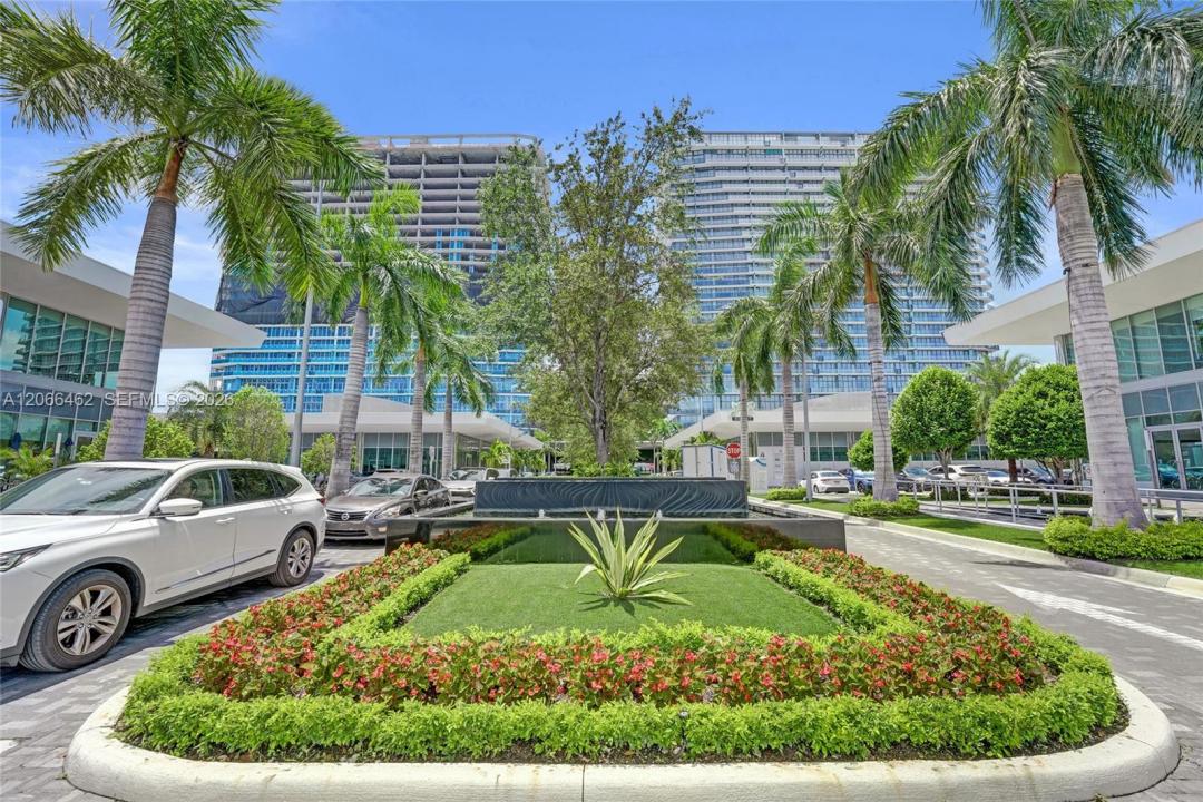 1170 E HALLANDALE BEACH BOULEVARD 1111, Hallandale Beach, Florida 33009, USA