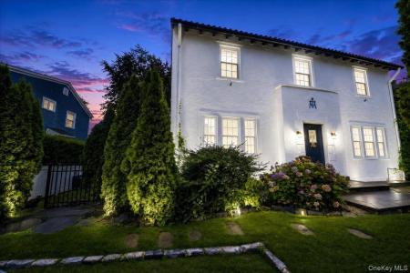 32 Deerfield Avenue, Eastchester, New York 10709, Stati Uniti
