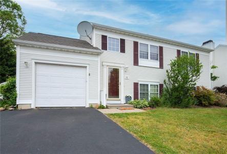 32 Tum-A-Lum Circle, Westerly, Rhode Island 02891, USA